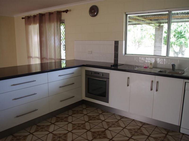 7 Queens Road, Bowen QLD 4805