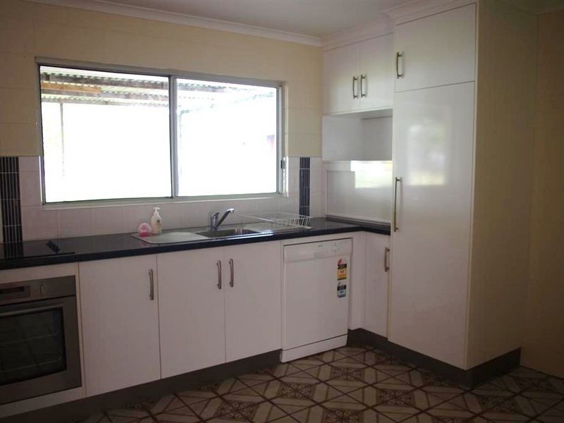 7 Queens Road, Bowen QLD 4805