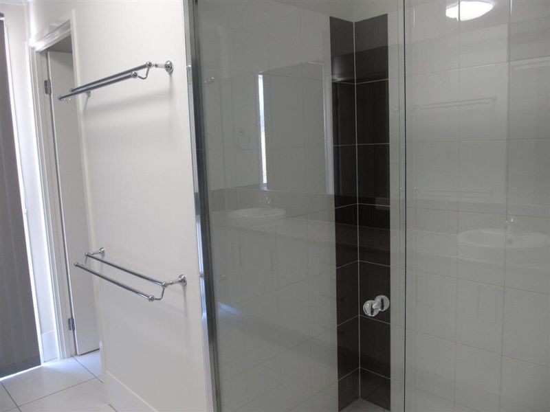 11 Silk Road, Bowen QLD 4805