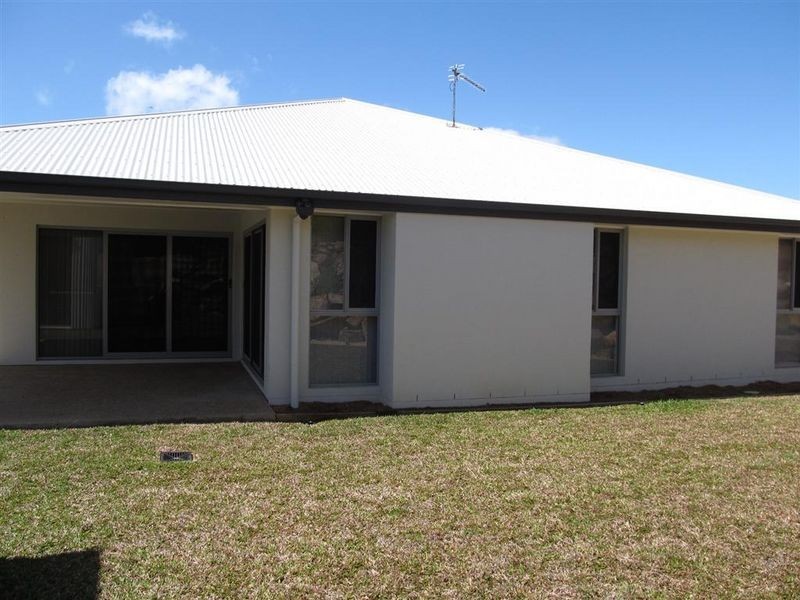 11 Silk Road, Bowen QLD 4805