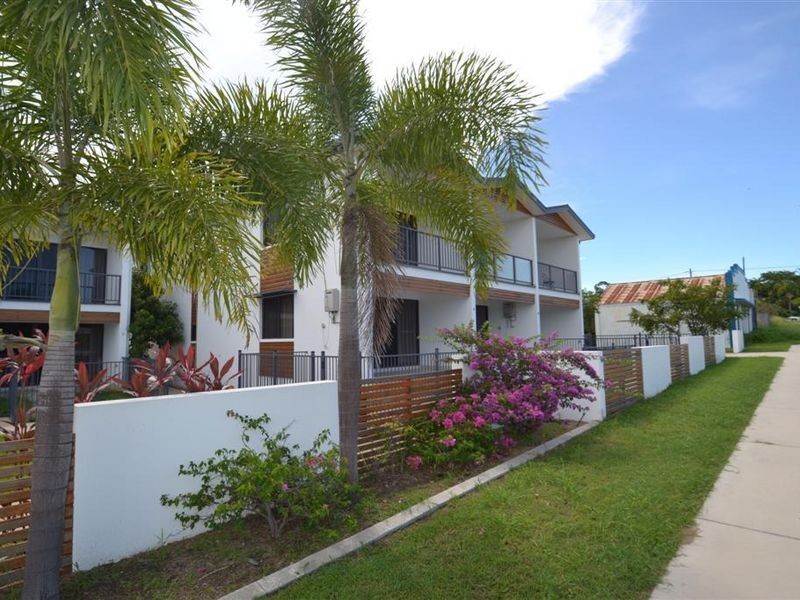 9/74A Powell Street, Bowen QLD 4805
