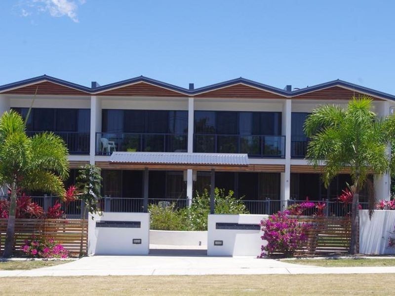 8/74a Powell Street, Bowen QLD 4805