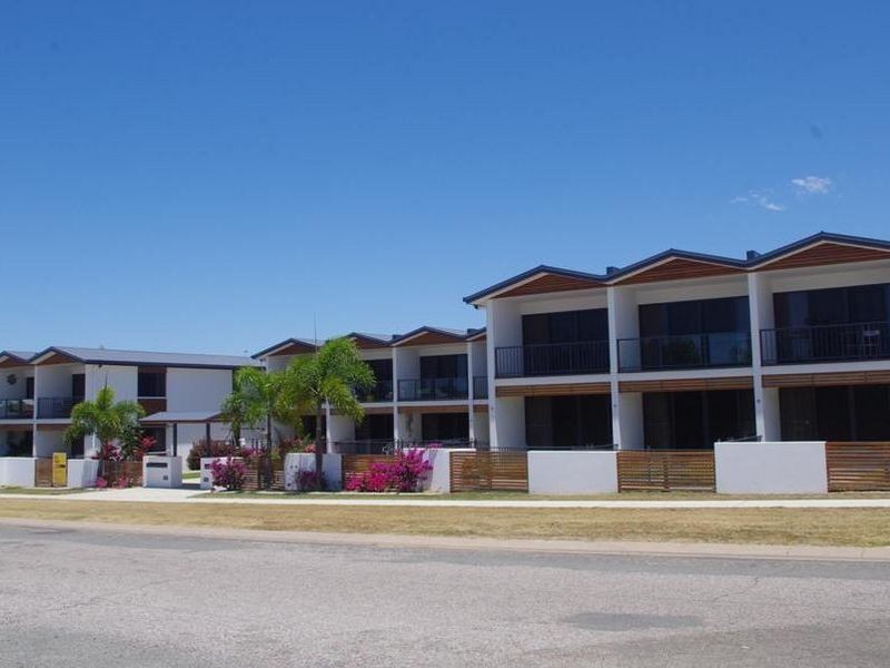 8/74a Powell Street, Bowen QLD 4805