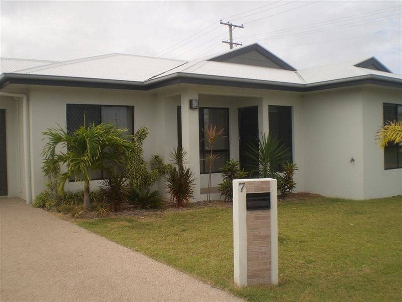 7/25 Don Street, Bowen QLD 4805