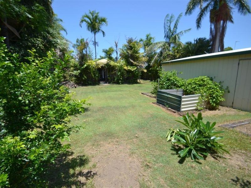 19 Field Street, Bowen QLD 4805