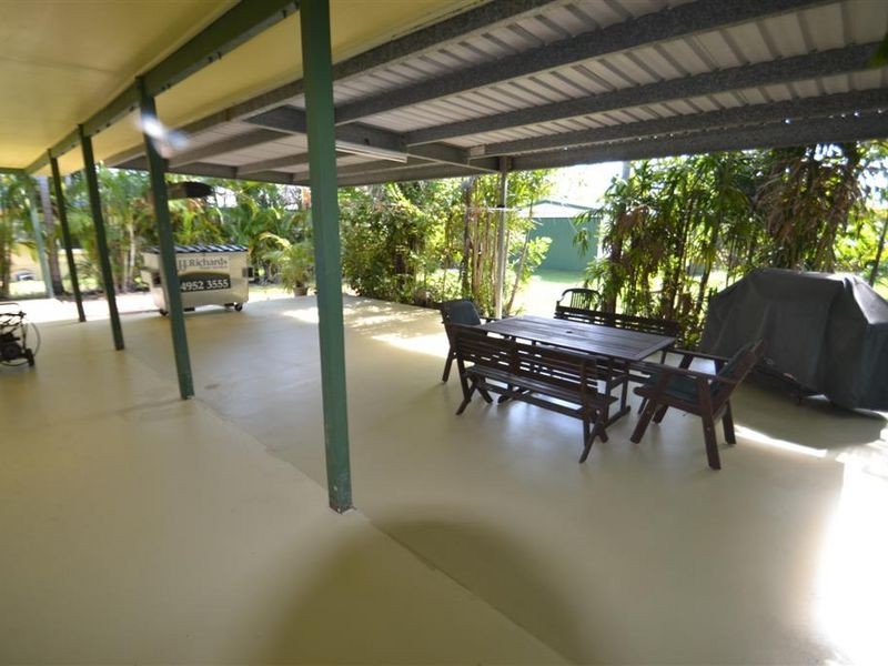 19 Field Street, Bowen QLD 4805