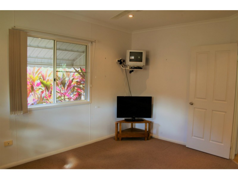 32 Murroona Road, Bowen QLD 4805