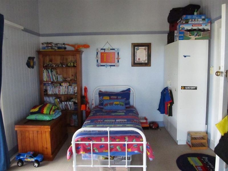 15 Poole Street, Bowen QLD 4805