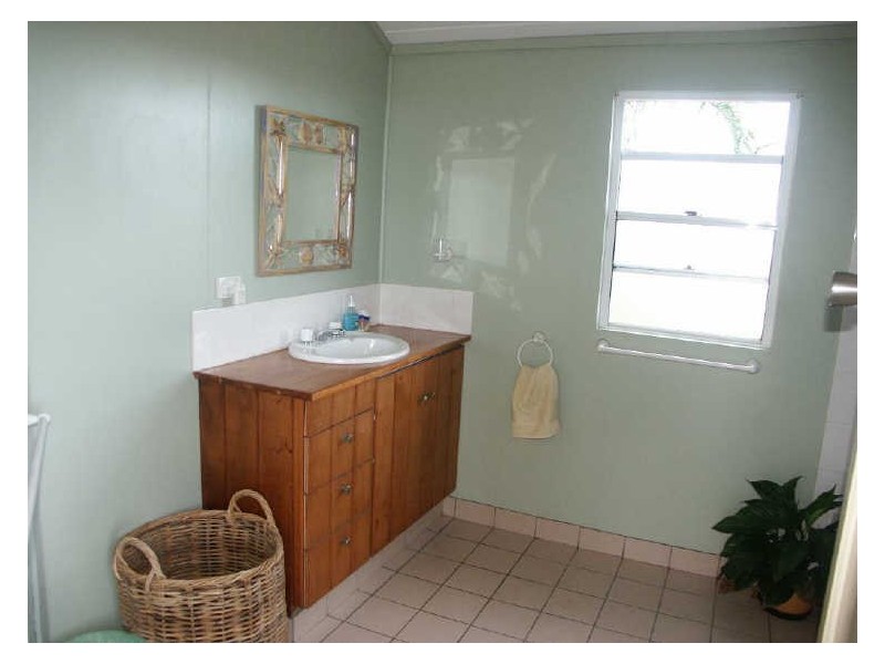 16 Thomas Street, Bowen QLD 4805