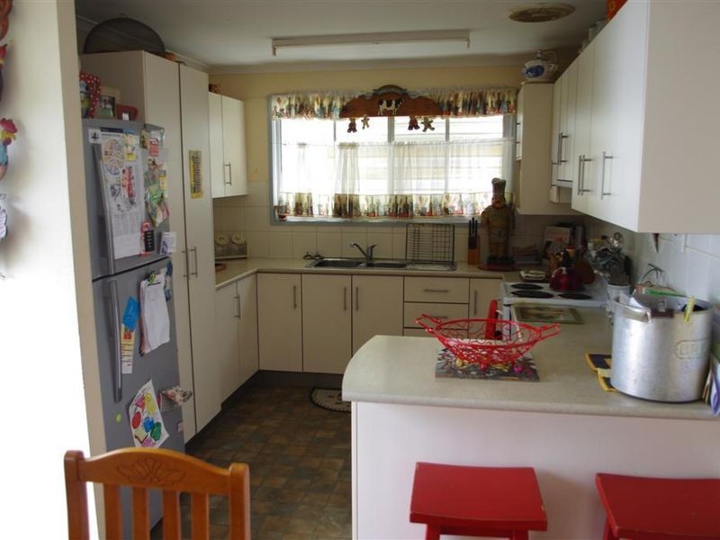 10 Salisbury Crescent, Bowen QLD 4805