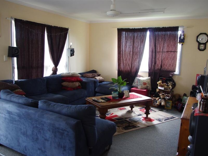 10 Salisbury Crescent, Bowen QLD 4805