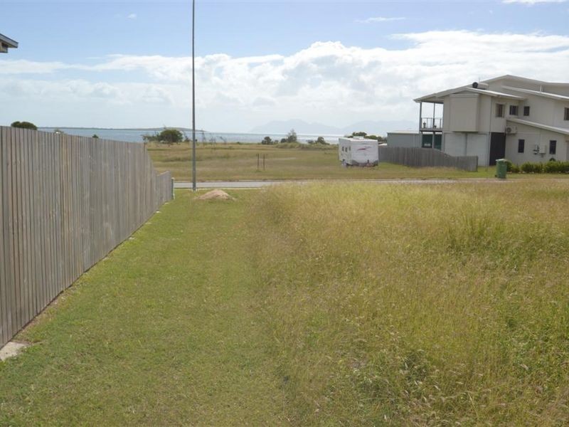 7 Bayside Court, Bowen QLD 4805