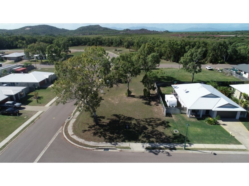 14 Cowrie Street, Bowen QLD 4805
