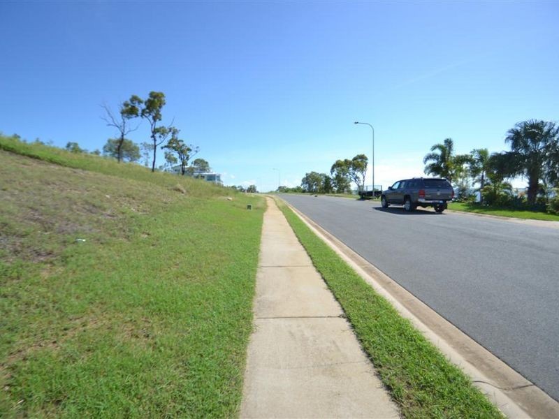 11 Grandview Terrace, Bowen QLD 4805