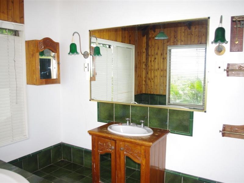 24 Rose Bay Road, Bowen QLD 4805