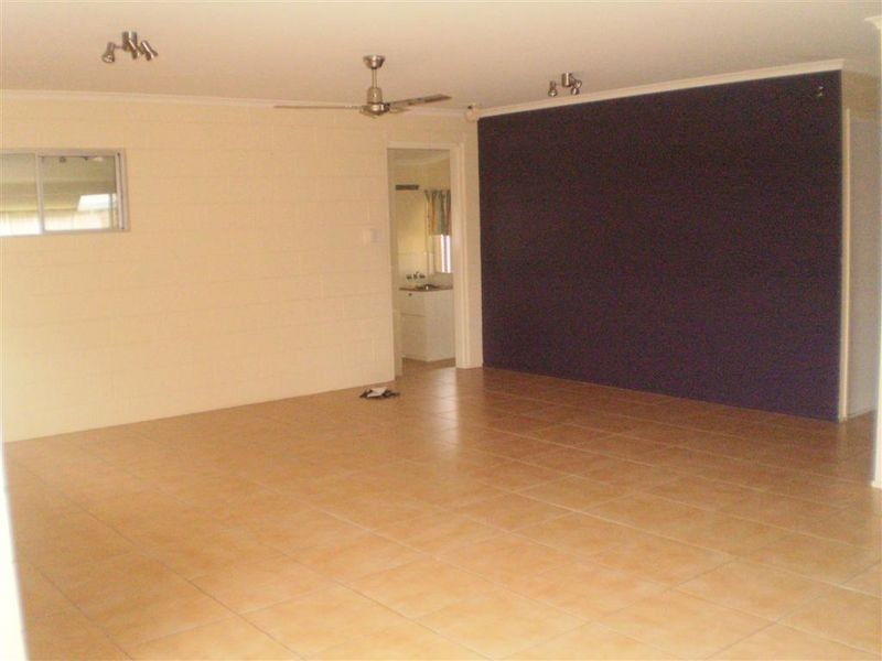 32 Russell Street, Bowen QLD 4805