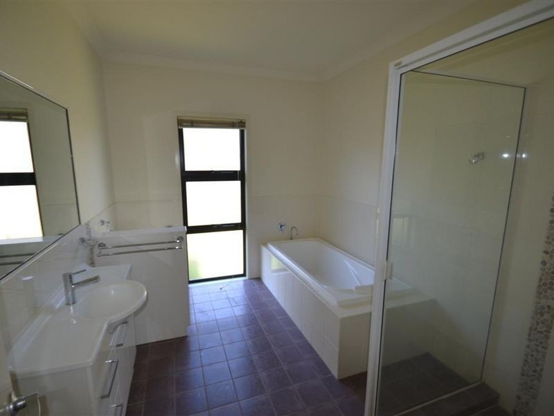 20 Fairway Drive, Bowen QLD 4805