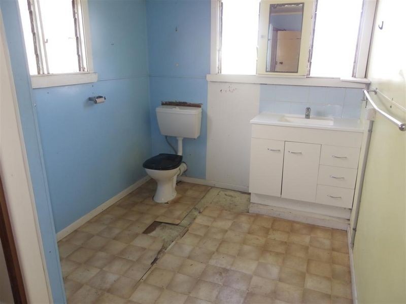 35 Dalrymple Street, Bowen QLD 4805