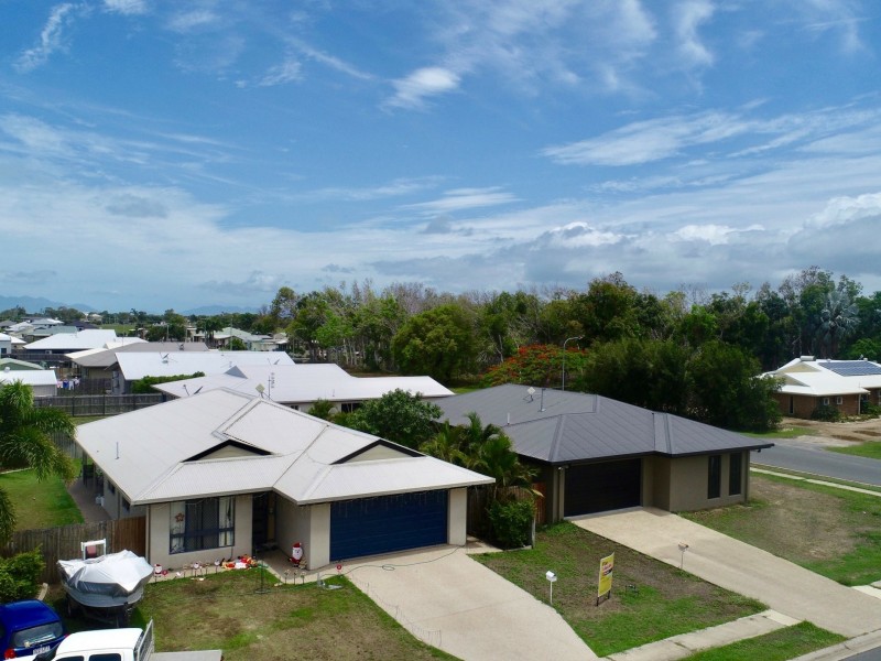 13 Lime Tree Court, Bowen QLD 4805