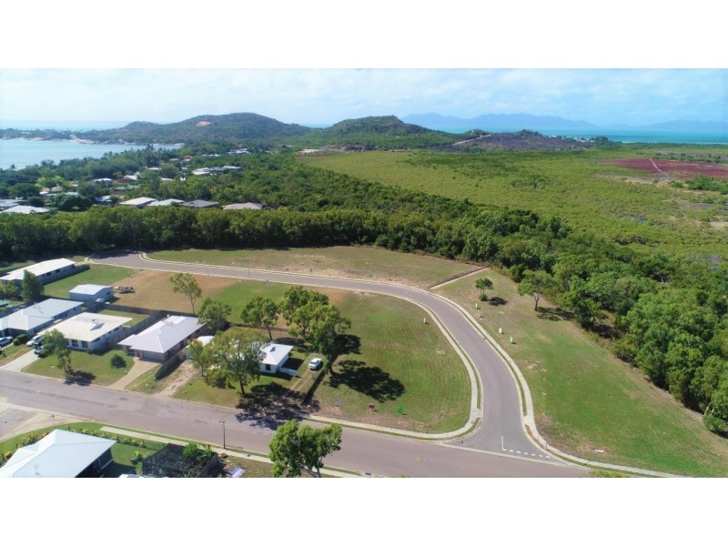 1 Wattle Crescent, Bowen QLD 4805