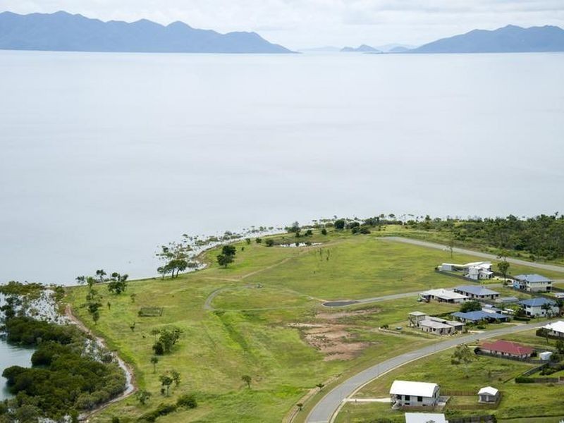 12 Bayside Court, Bowen QLD 4805