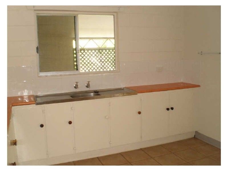 2/1 Bunting Street, Bowen QLD 4805
