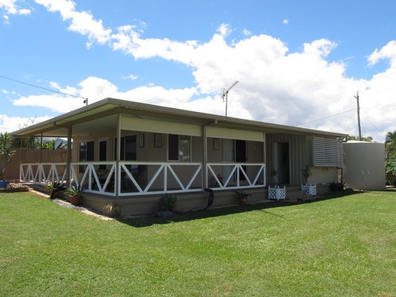 77 Whyte Ave, Bowen QLD 4805
