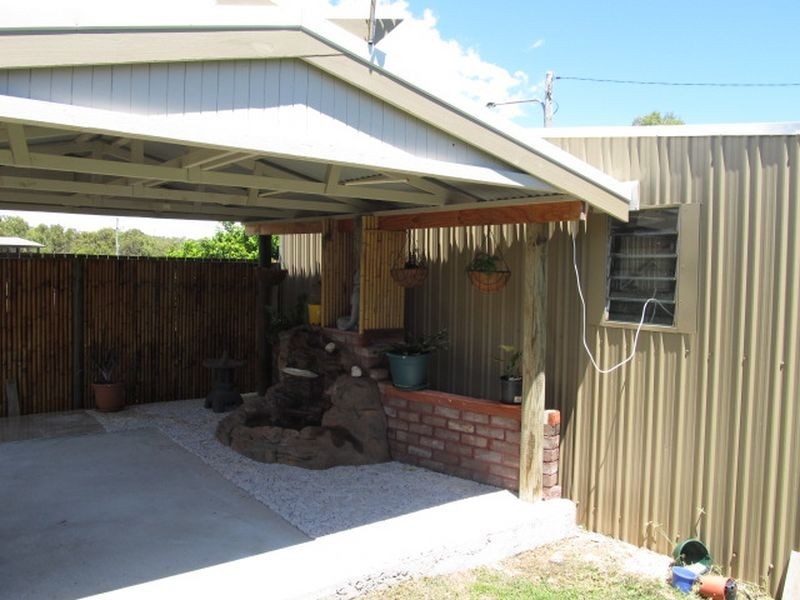 77 Whyte Ave, Bowen QLD 4805