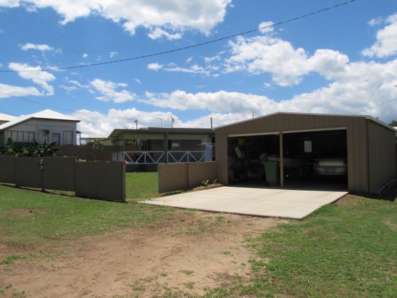 77 Whyte Ave, Bowen QLD 4805