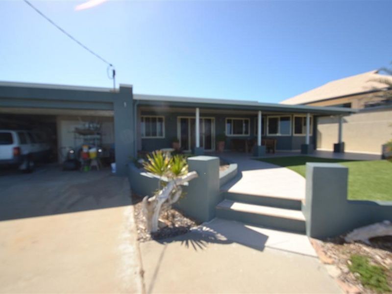 17 Bluewater Parade, Bowen QLD 4805