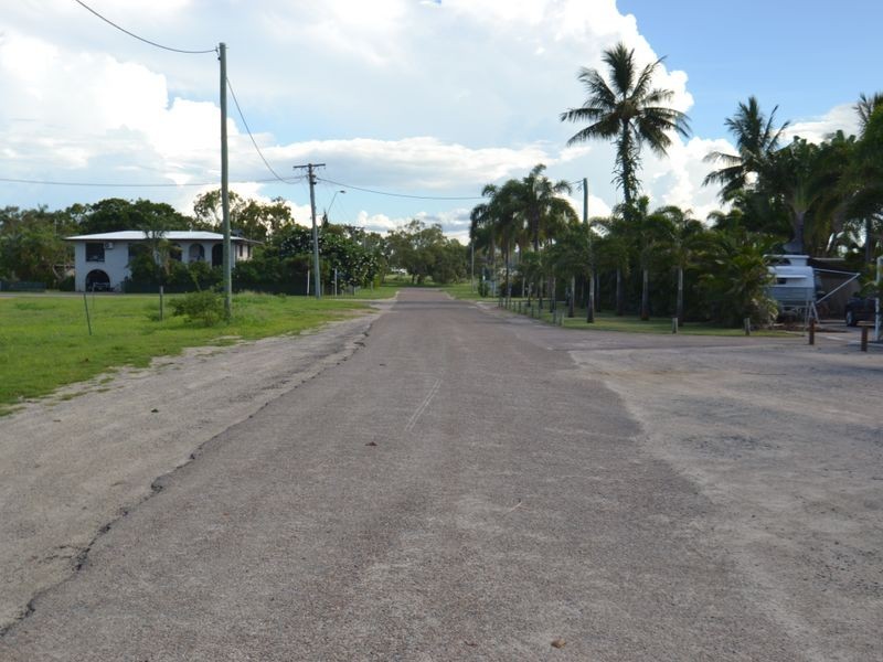 16 Argyle Street, Bowen QLD 4805