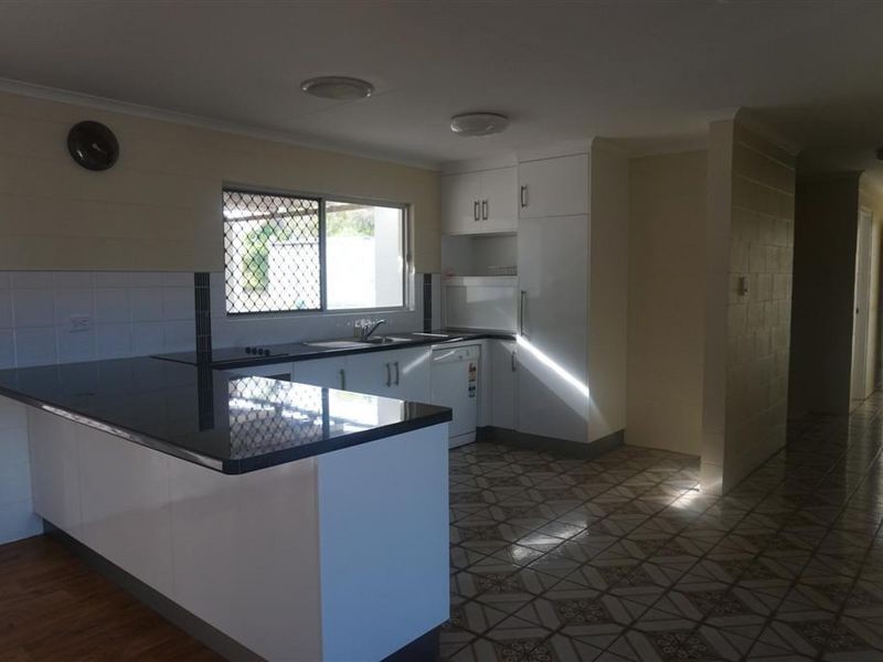 7 Queens Road, Bowen QLD 4805