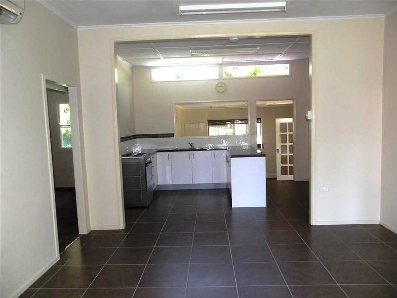 27 Murroona St, Bowen QLD 4805