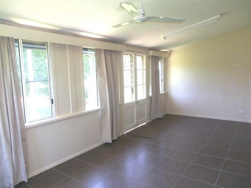 27 Murroona St, Bowen QLD 4805