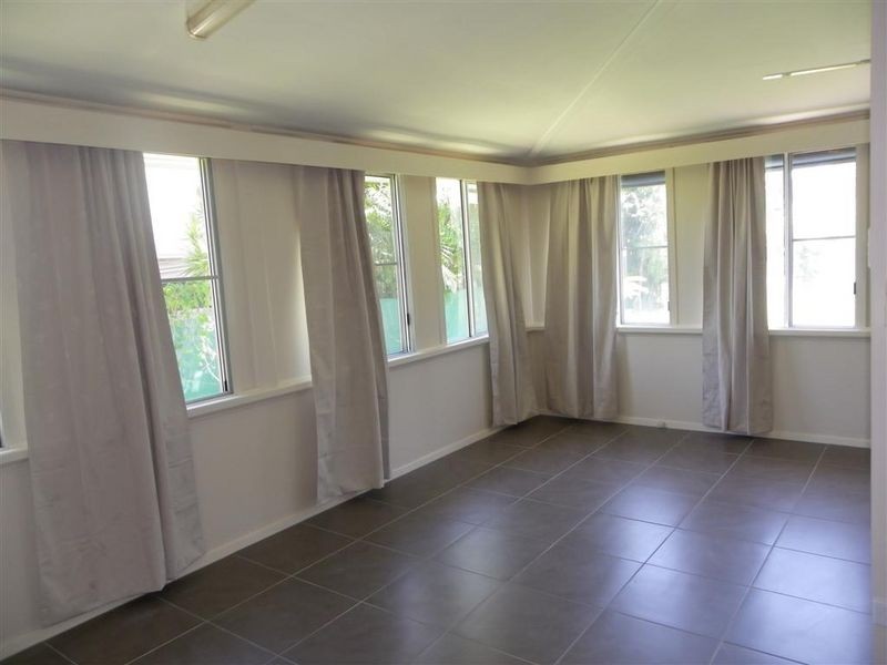 27 Murroona St, Bowen QLD 4805