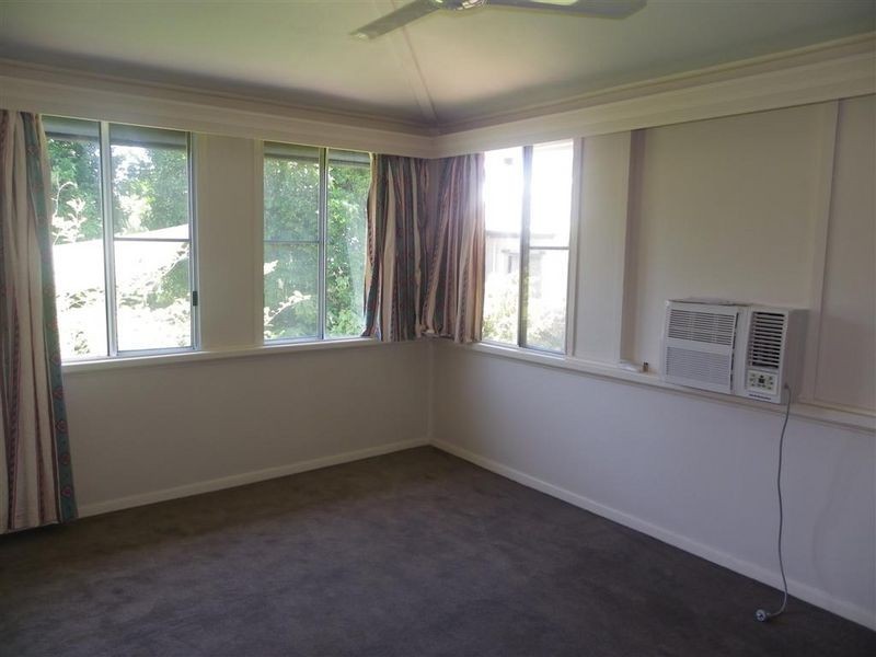 27 Murroona St, Bowen QLD 4805
