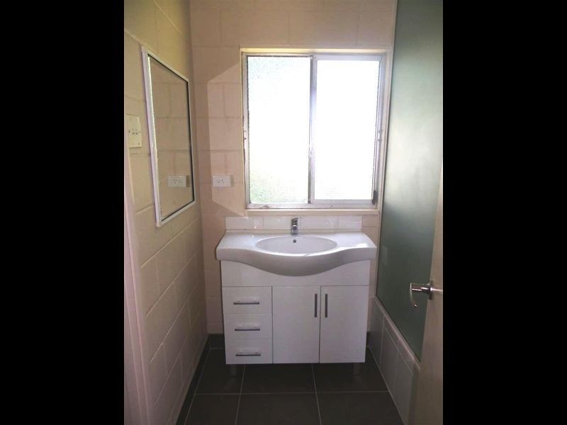 27 Murroona St, Bowen QLD 4805