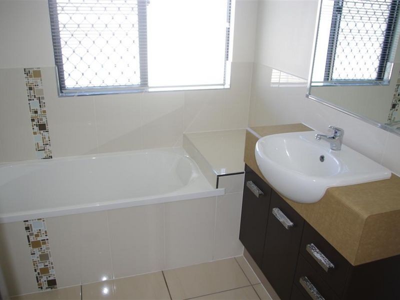 17 Lucinda Place, Bowen QLD 4805