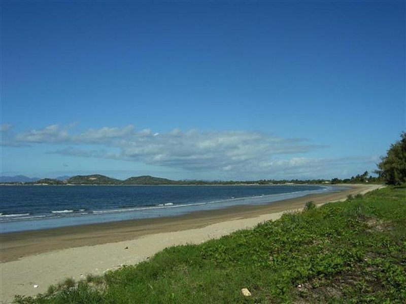 25 Murroona St, Bowen QLD 4805