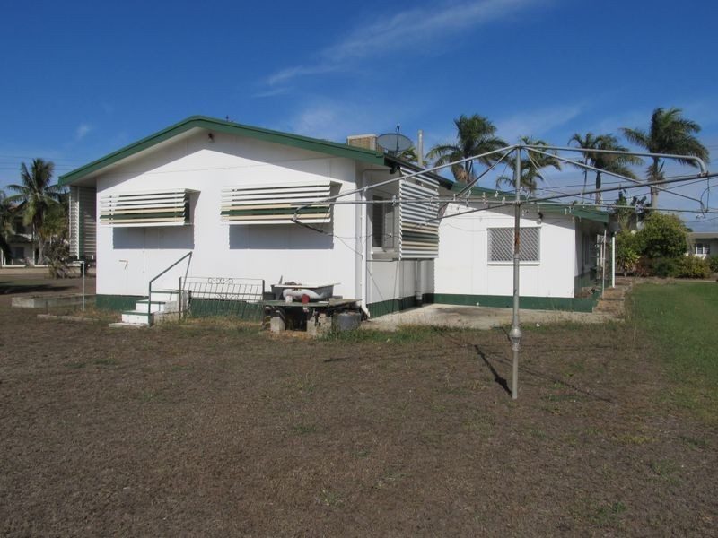 4 Marshall Street, Bowen QLD 4805