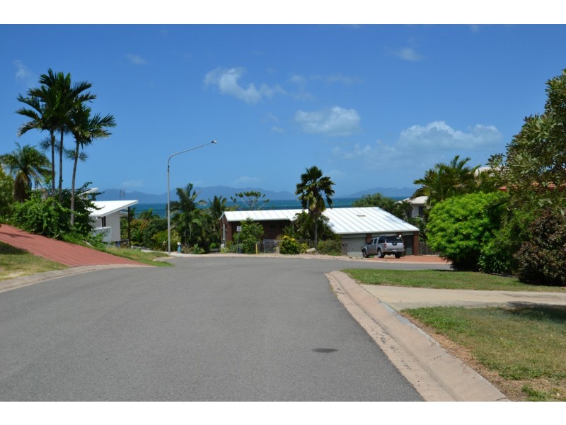 2 Avicennia Street, Bowen QLD 4805