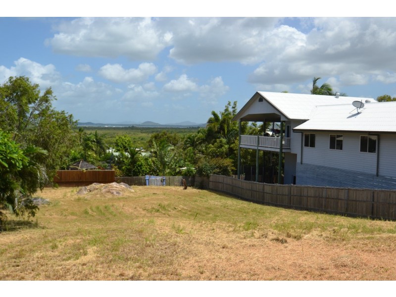 2 Avicennia Street, Bowen QLD 4805