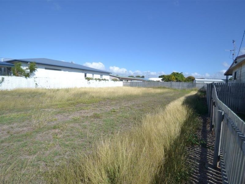 33 Emmerson Drive, Bowen QLD 4805