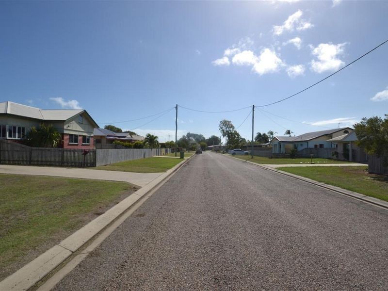 33 Emmerson Drive, Bowen QLD 4805