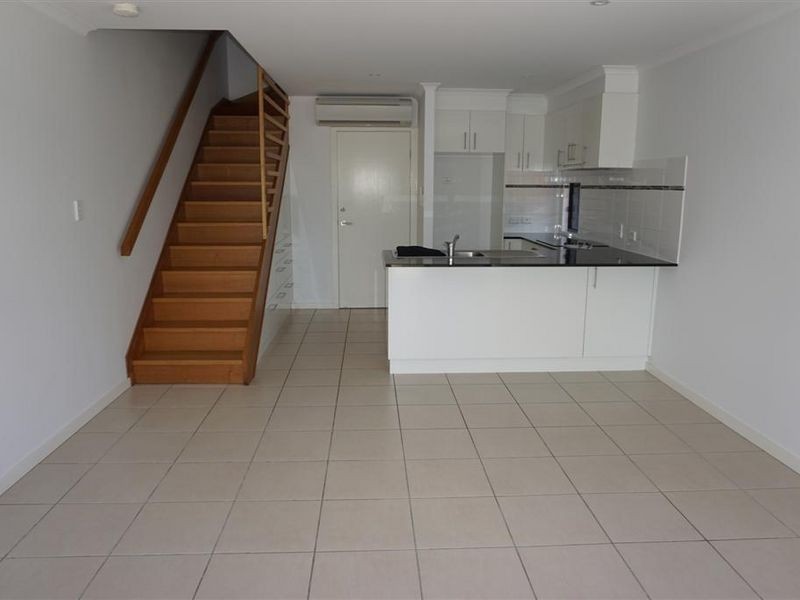 10/74a Powell Street, Bowen QLD 4805