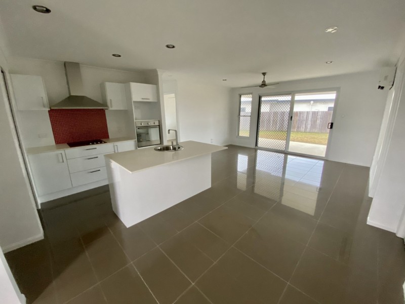 69-71 Marine Parade. Whitsunday Paradise., Bowen QLD 4805