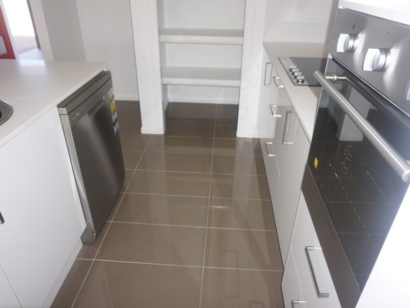 69-71 Marine Parade. Whitsunday Paradise., Bowen QLD 4805