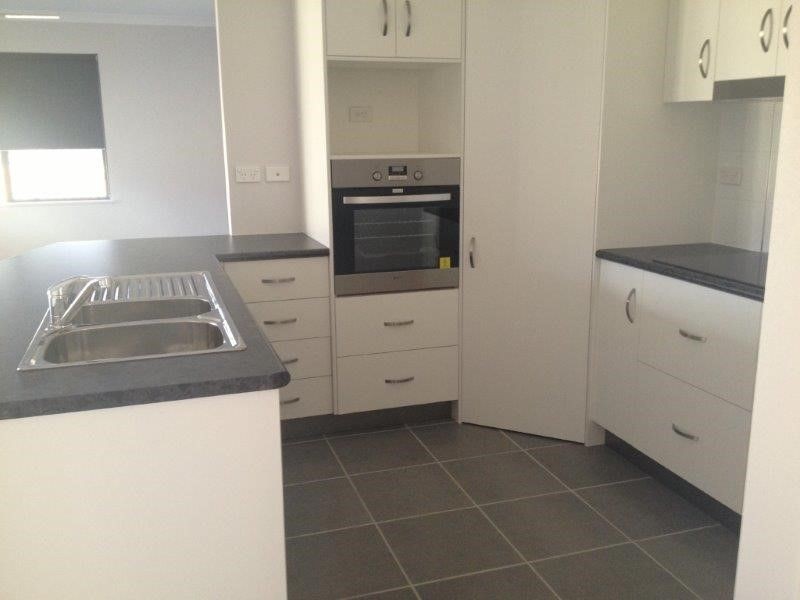 2 Seacove Crescent, Bowen QLD 4805