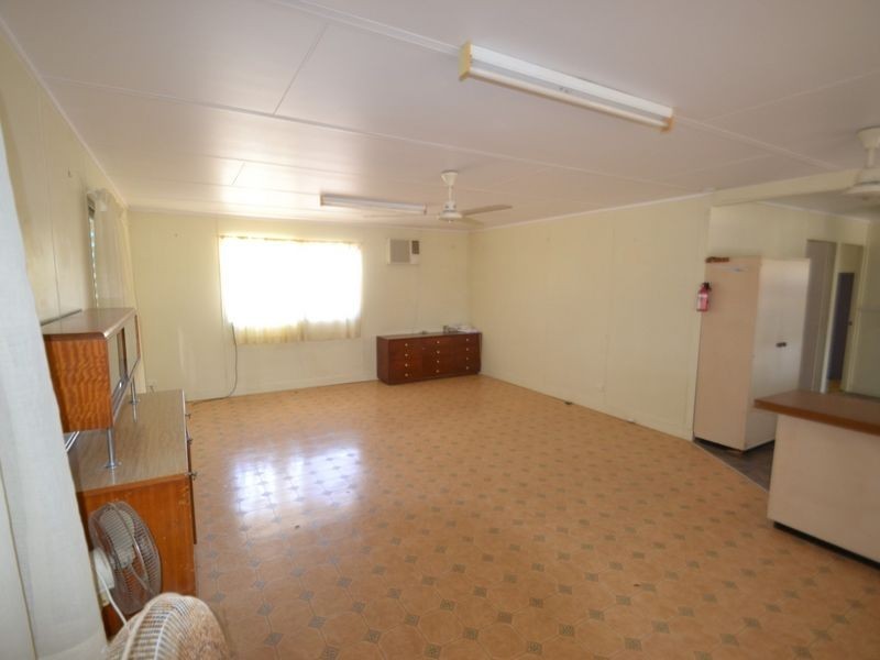13 Ross Hall Street, Bowen QLD 4805