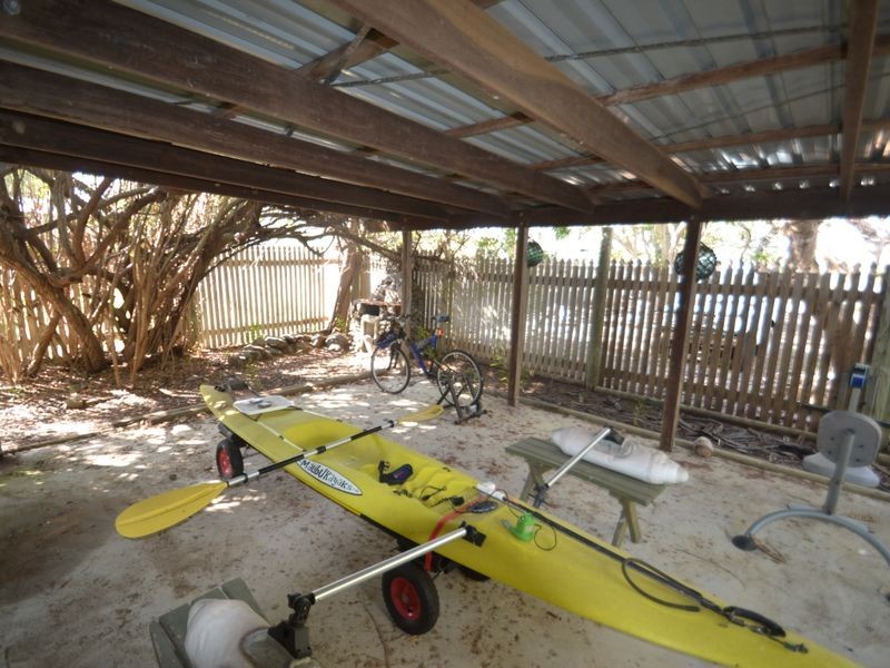 30 Pitcain Ave, Brisk Bay QLD 4805